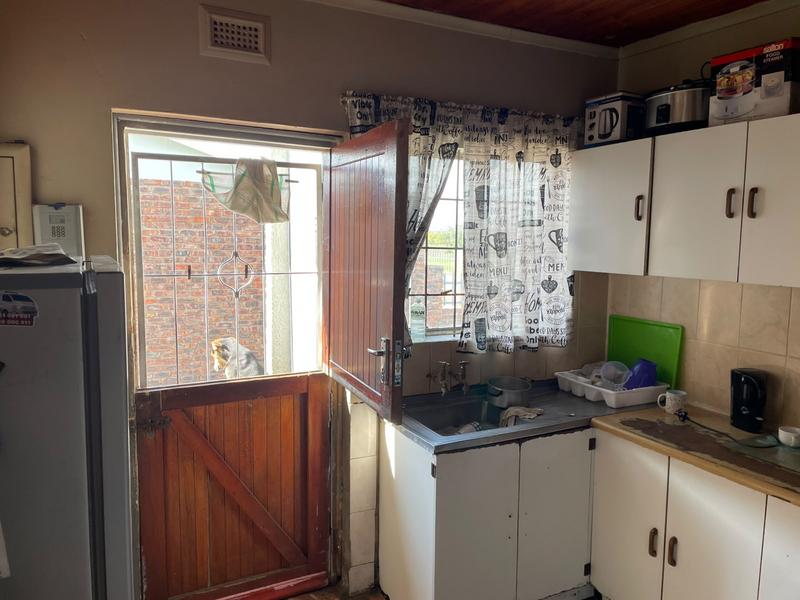 4 Bedroom Property for Sale in Algoa Park Eastern Cape
